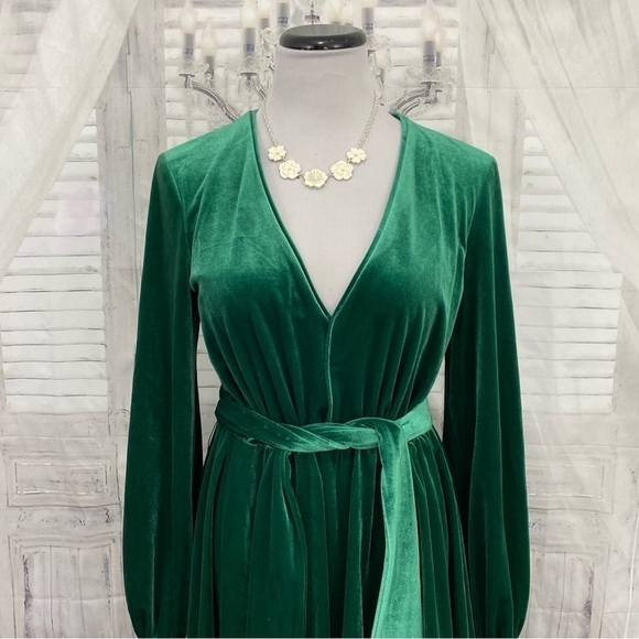 Belle Badgley Mischka size 4 Harmony Velvet Long Sleeve Dress Green Belted Mini - Picture 3 of 10